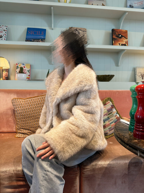 Manteau en fausse fourrure