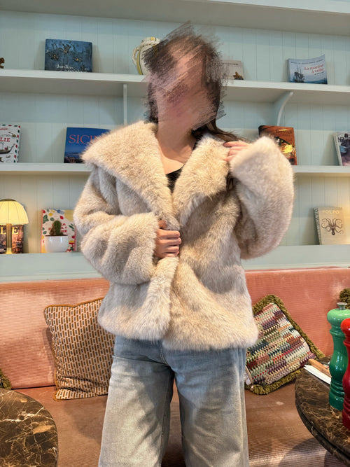 Manteau en fausse fourrure